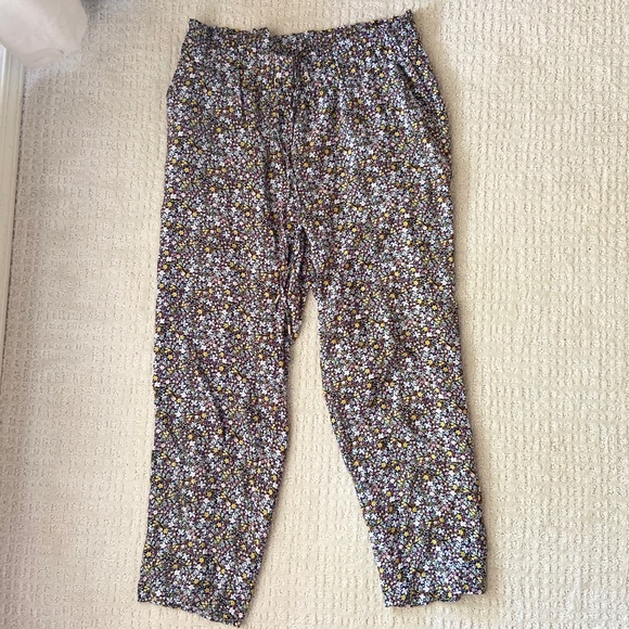 Floral Drawstring Pants - Picture 2 of 9